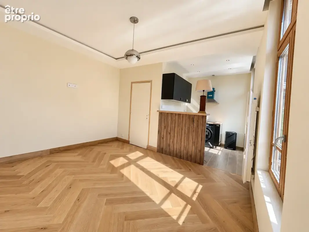 Appartement 2 pieces de charme entierement renové 27m2 + cave + parking - photo 3