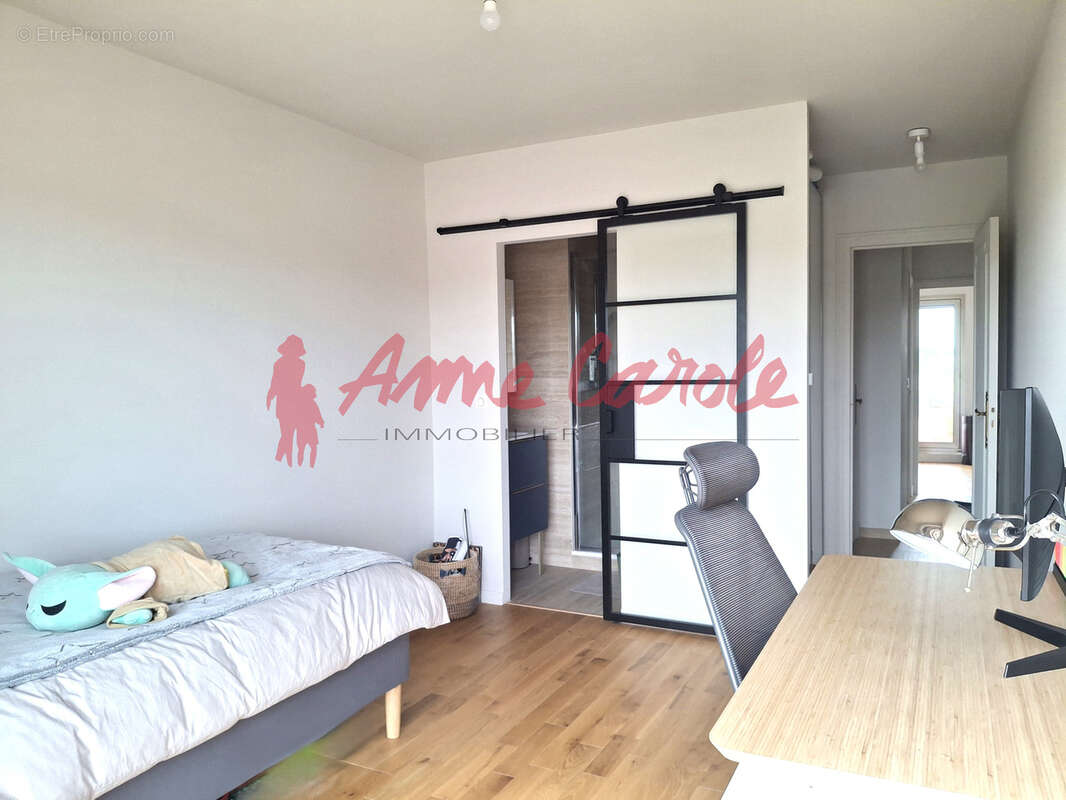 Appartement à LE PERREUX-SUR-MARNE