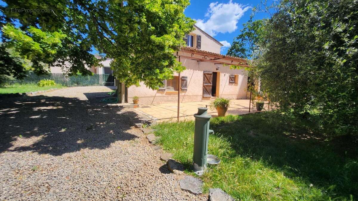 Maison à MONTAUROUX