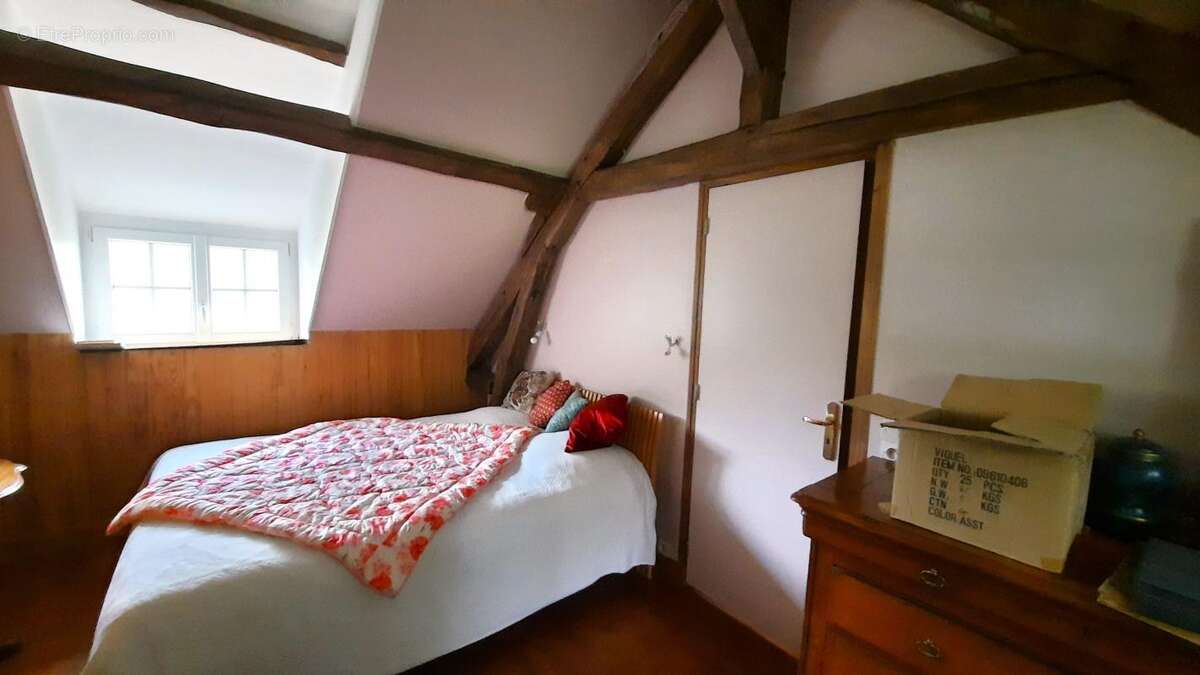 HAUTEFONTAINE – Authentique longère avec du cachet ! - photo 12