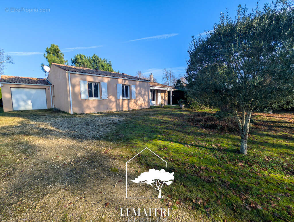 Maison à LES MATHES