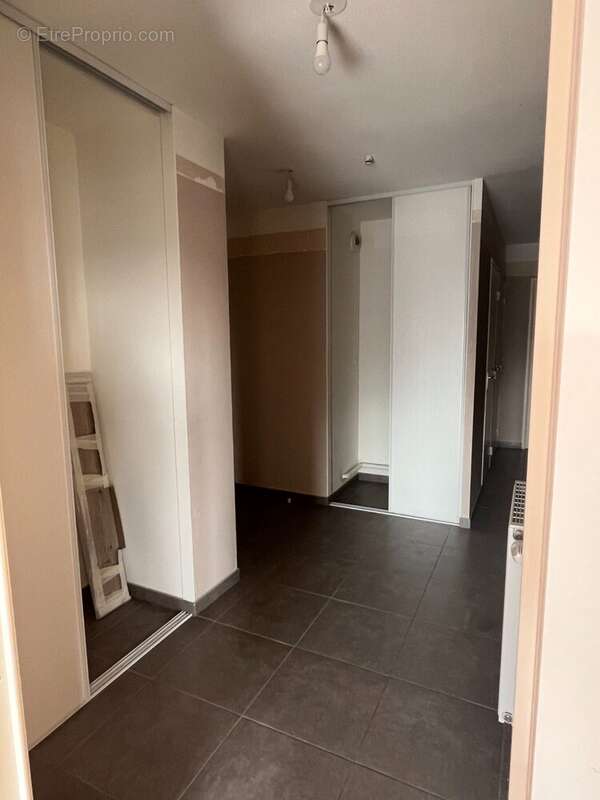 Appartement à MEYZIEU