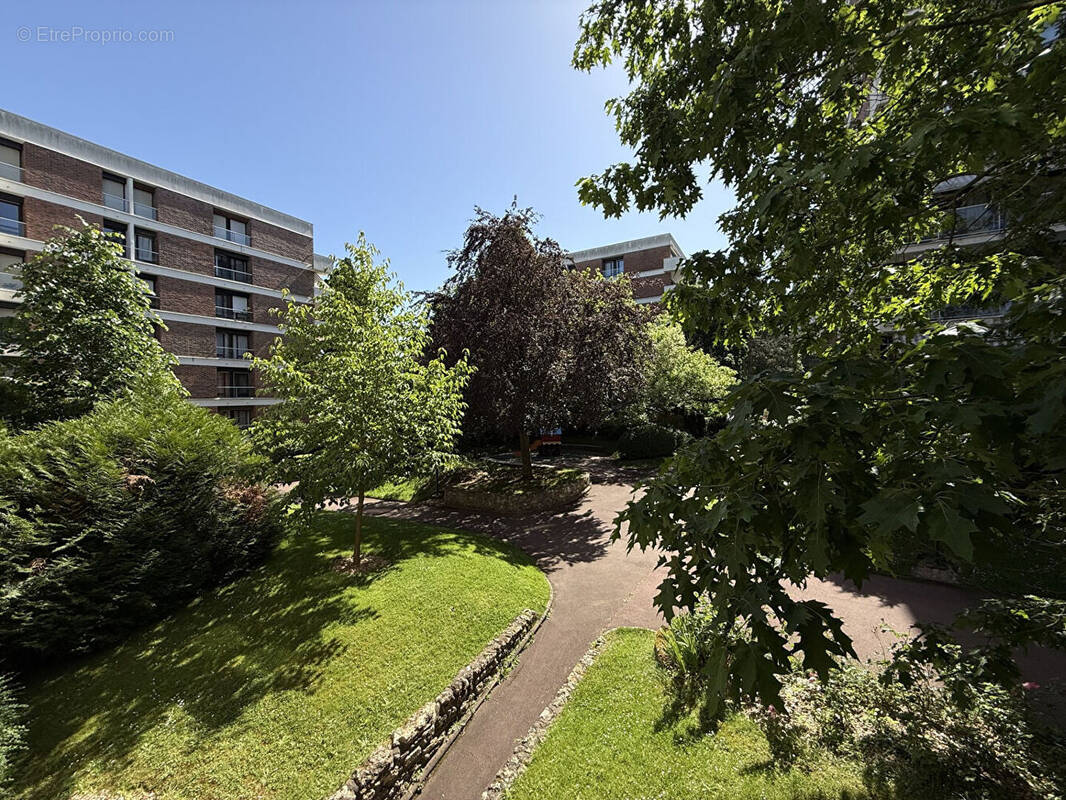 Appartement à JOUY-EN-JOSAS