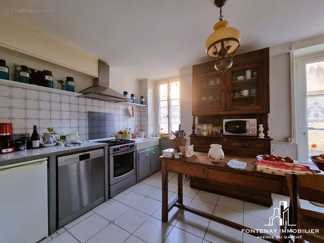 Maison 167 m² à Fontenay-Le-Comte  - photo 5