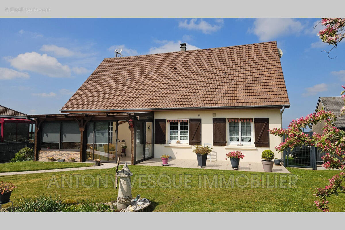 Maison à MONTHUCHON