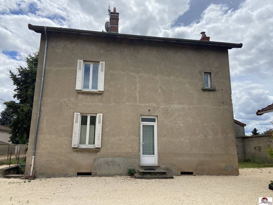 Maison à MABLY
