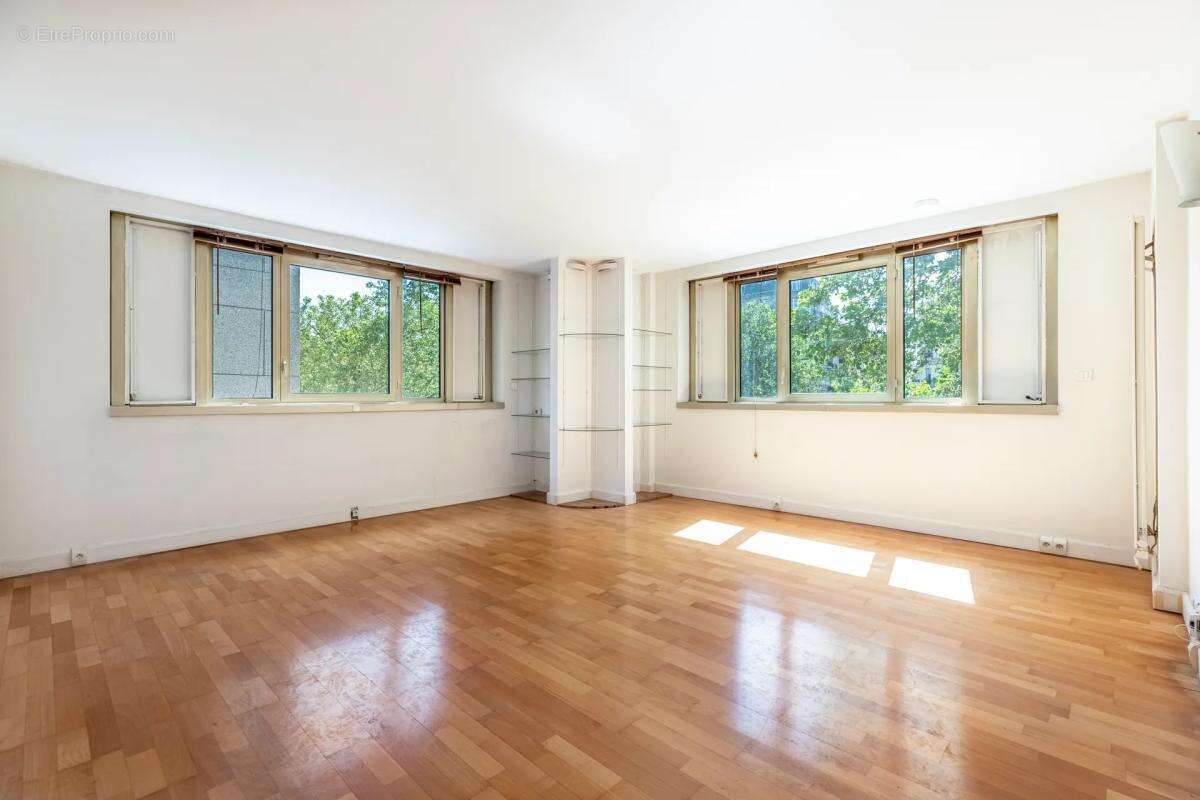 Appartement à PARIS-10E
