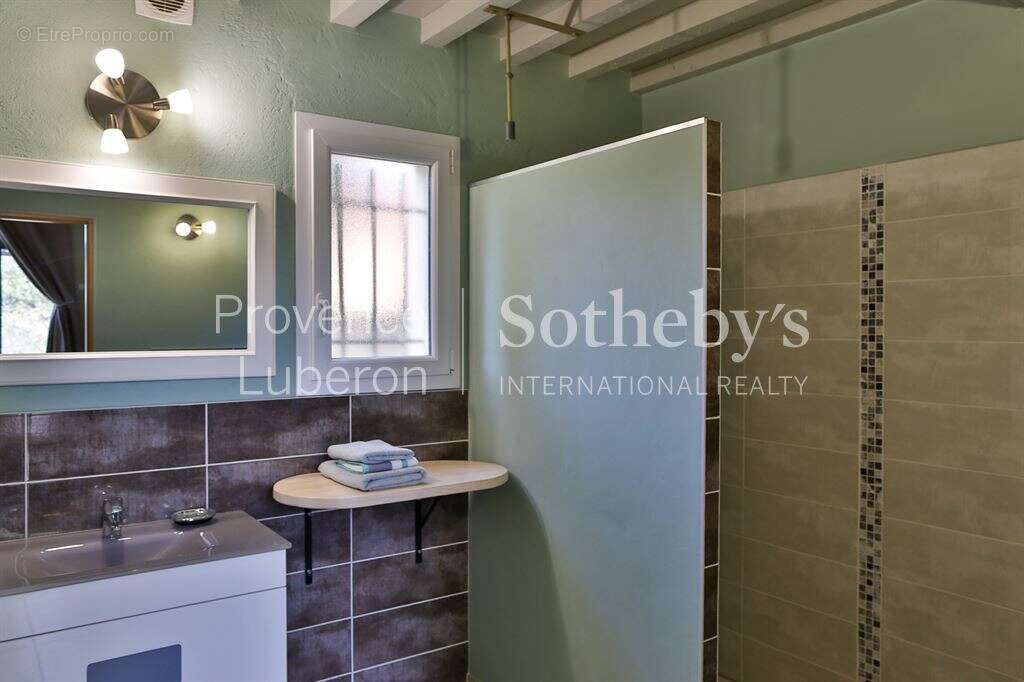 Maison à CHATEAUNEUF-DE-GADAGNE