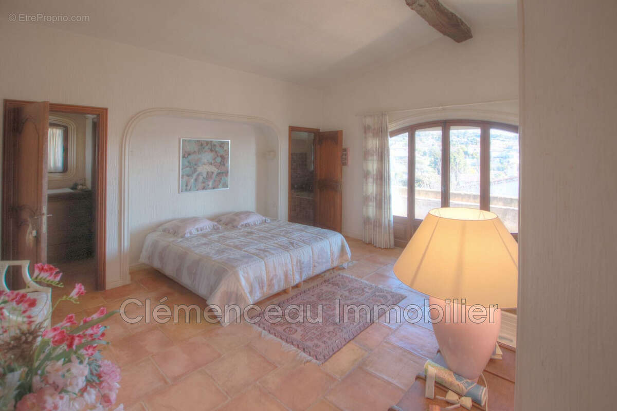 Maison à LA COLLE-SUR-LOUP