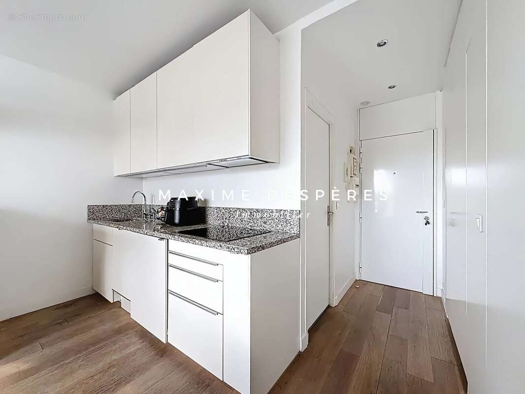 Appartement à NEUILLY-SUR-SEINE