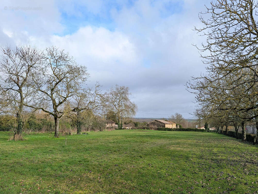 Terrain à BOUGON