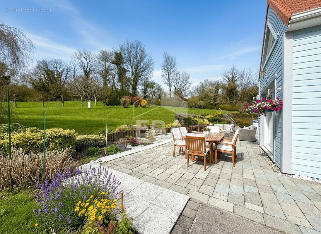 Maison à AIX-EN-ISSART