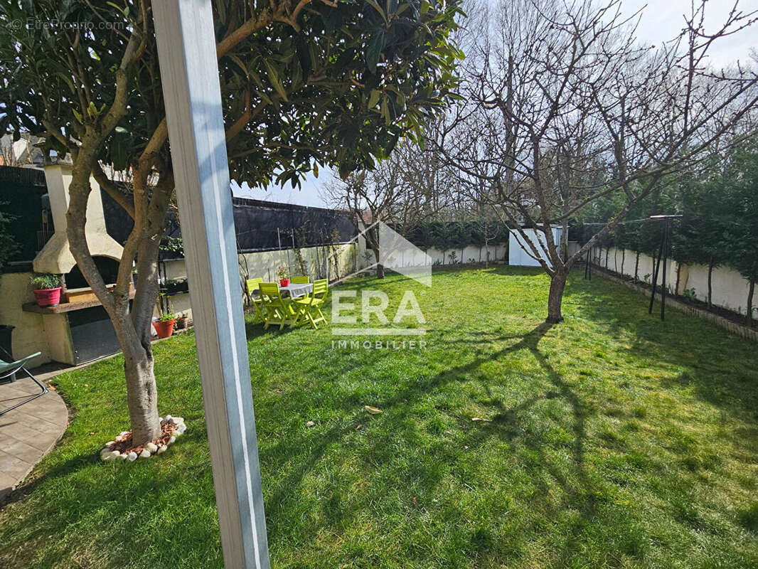 Maison à NEUILLY-SUR-MARNE