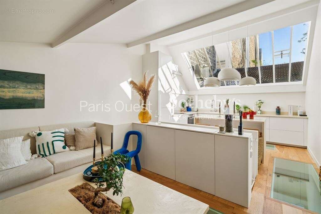 Appartement à PARIS-17E