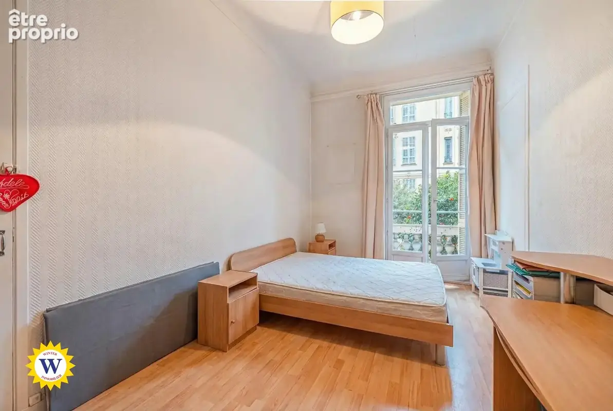 Appartement familial avec terrasse à rénover, proche gare et tram - photo 6