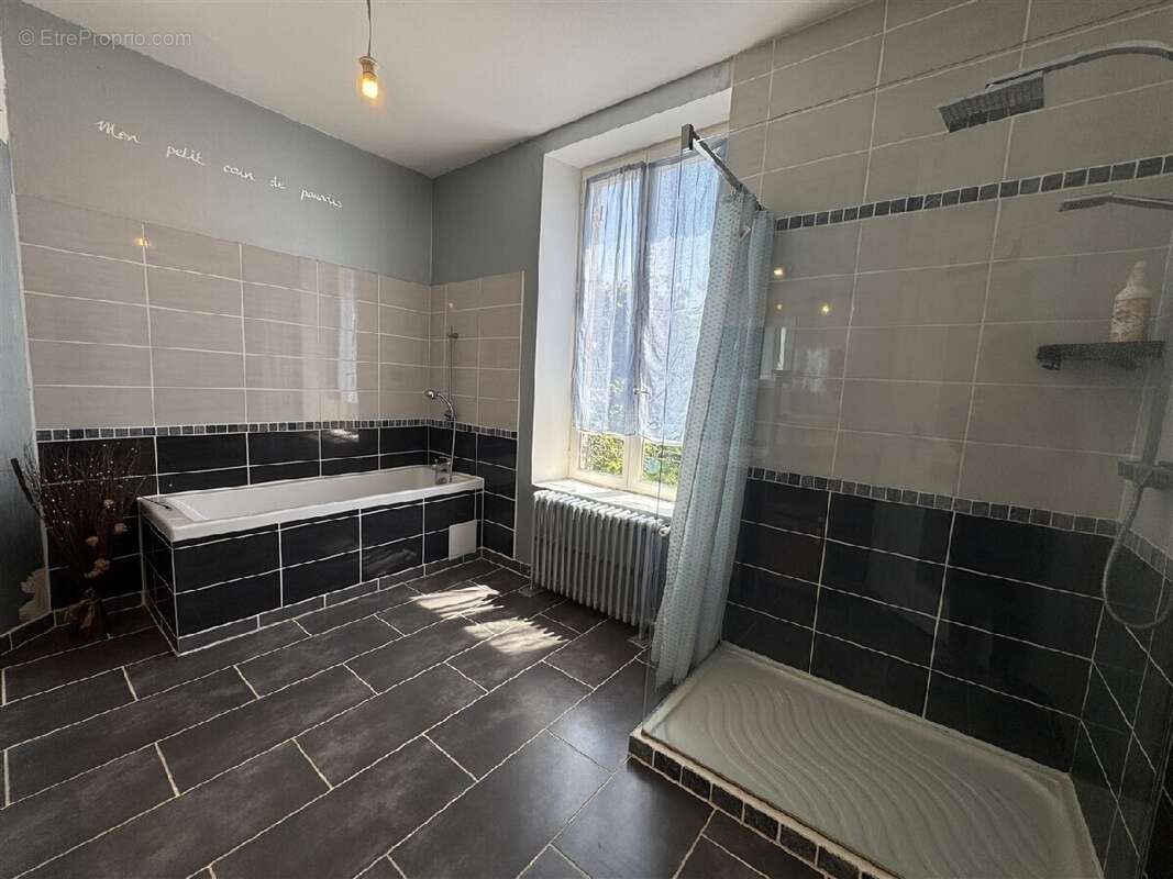 Maison à TREMBLAY-LES-VILLAGES