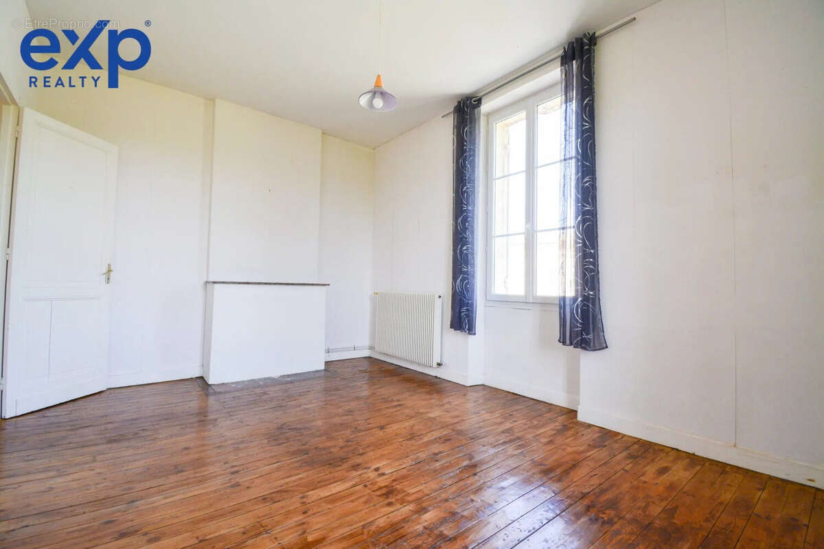 Maison à SAINT-EMILION