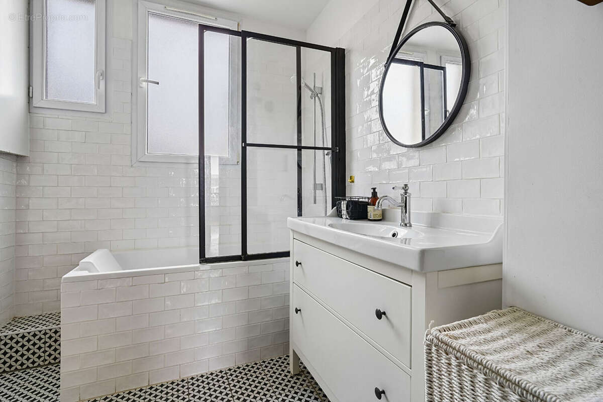 Appartement à LEVALLOIS-PERRET