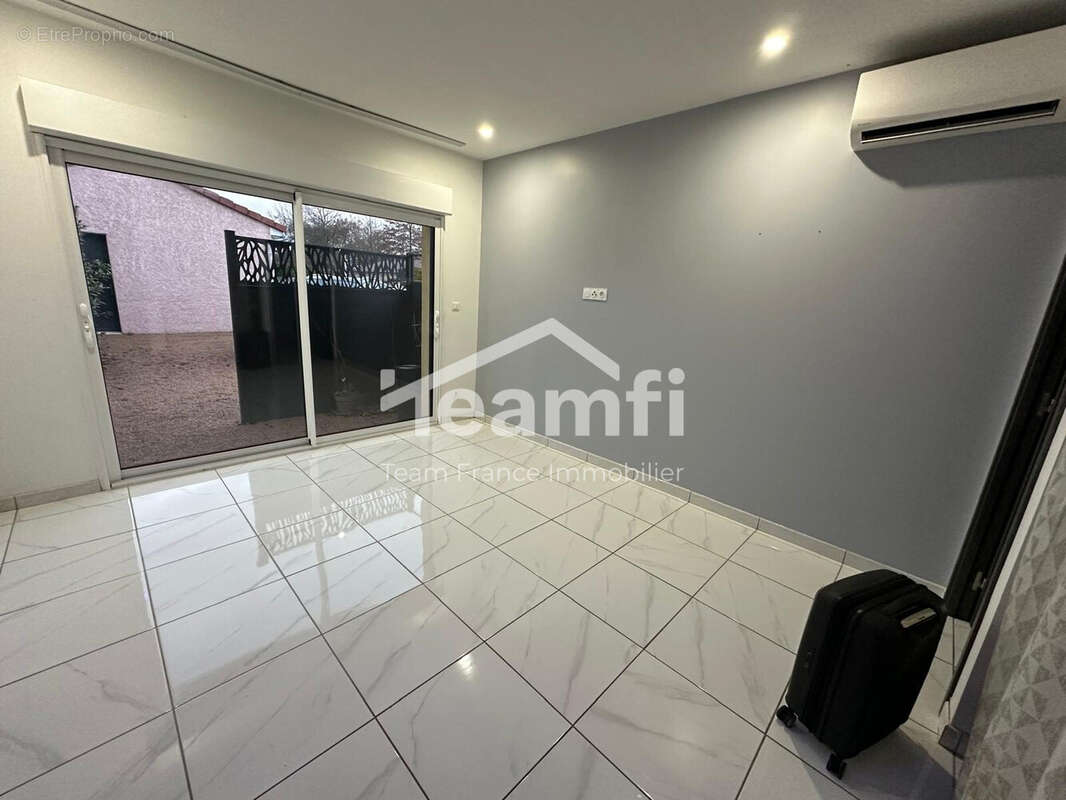 Maison à PUY-GUILLAUME