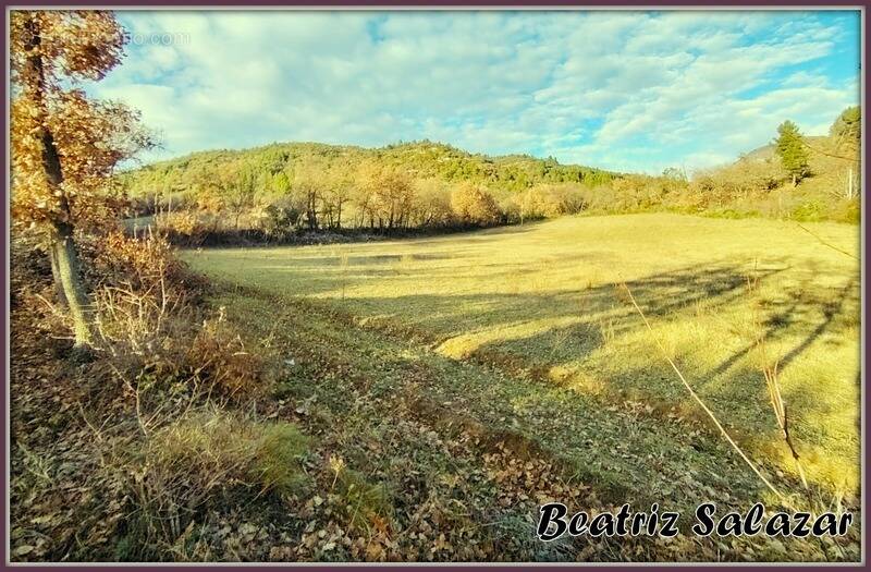 Terrain à MEZEL