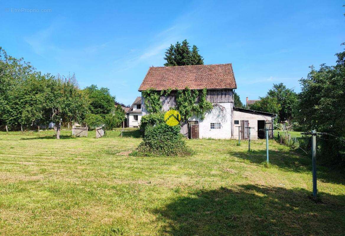 Maison à SAINT-DENIS-DE-JOUHET