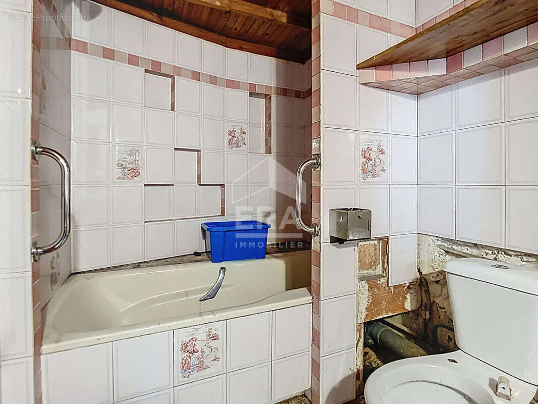 Maison à SAINT-MITRE-LES-REMPARTS