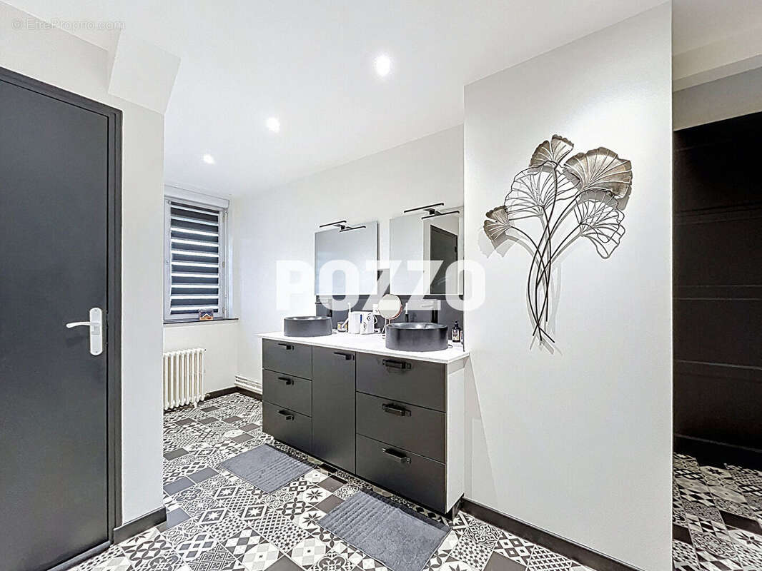 Appartement à SAINT-HILAIRE-DU-HARCOUET