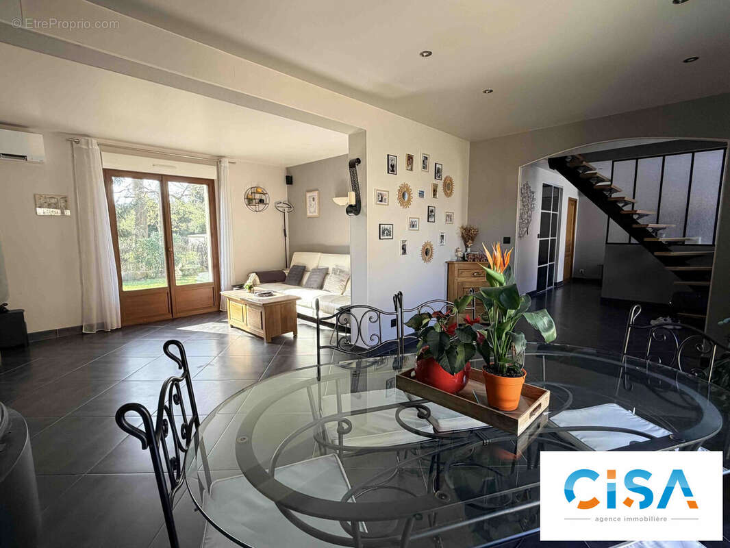 Maison à VERNEUIL-EN-HALATTE