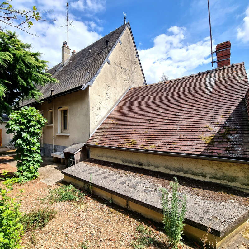 Maison à MONTGIVRAY