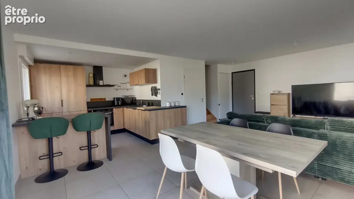 A VENDRE A SAINT VIT, maison 3 chambres, jardin et garage - photo 5