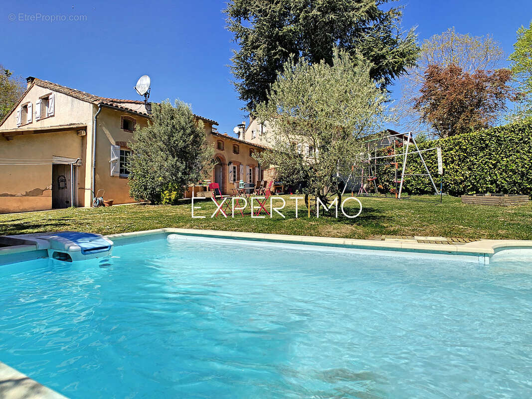 Maison à AYGUESVIVES