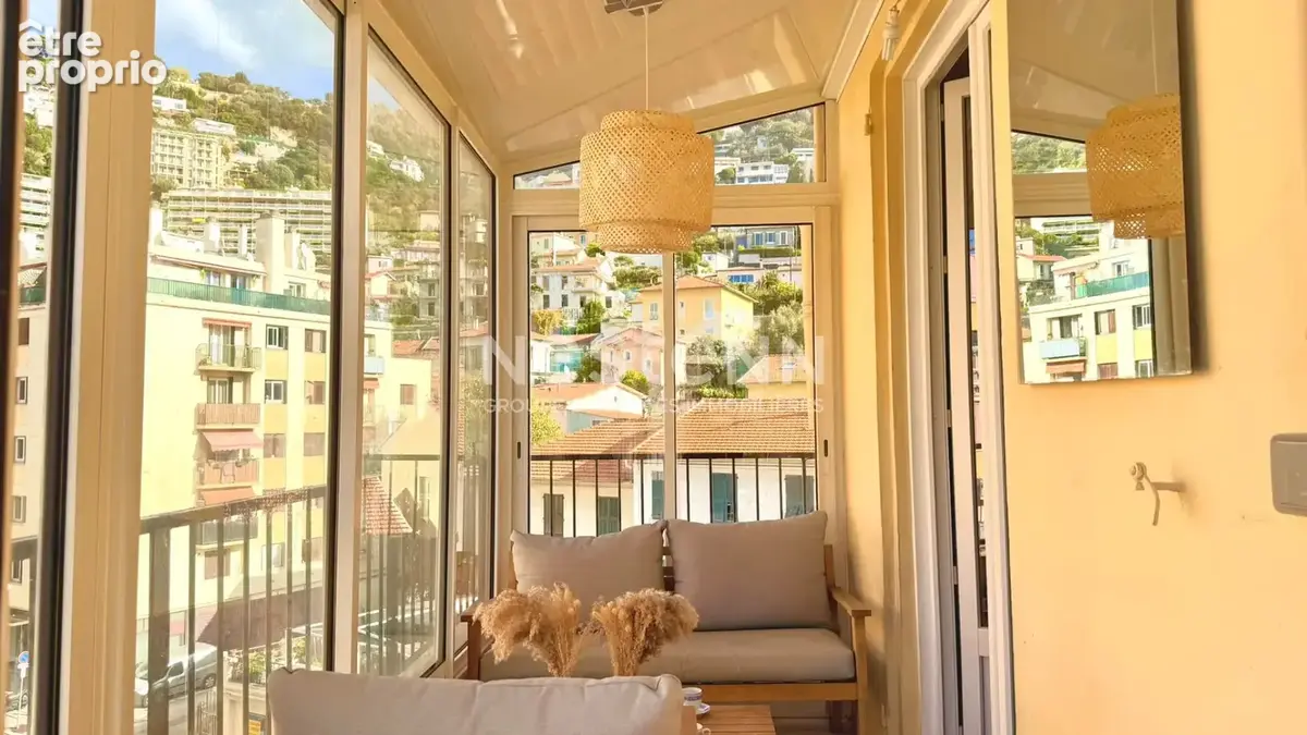 Appartement 2 pièces à vendre à Nice - Dernier étage avec terrasse - photo 2