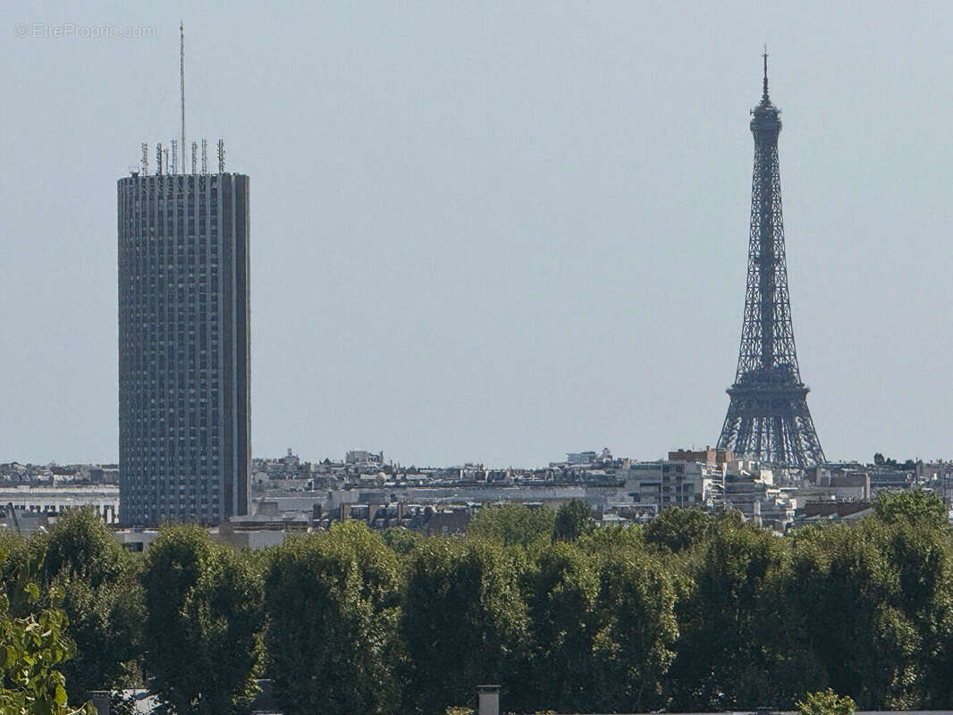 Appartement à COURBEVOIE