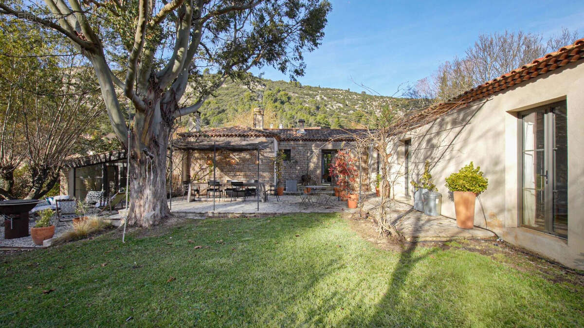 Maison à VAUVENARGUES