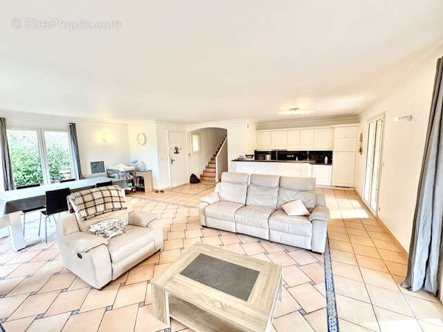 Maison à SAINT-CEZAIRE-SUR-SIAGNE