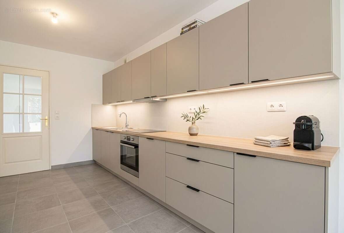 Appartement à AVRILLE