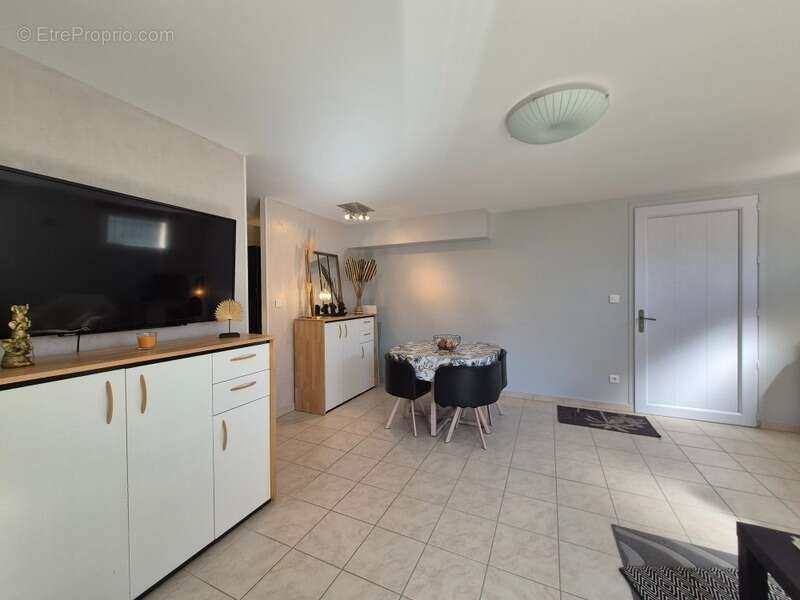 Maison à SOLLIES-VILLE