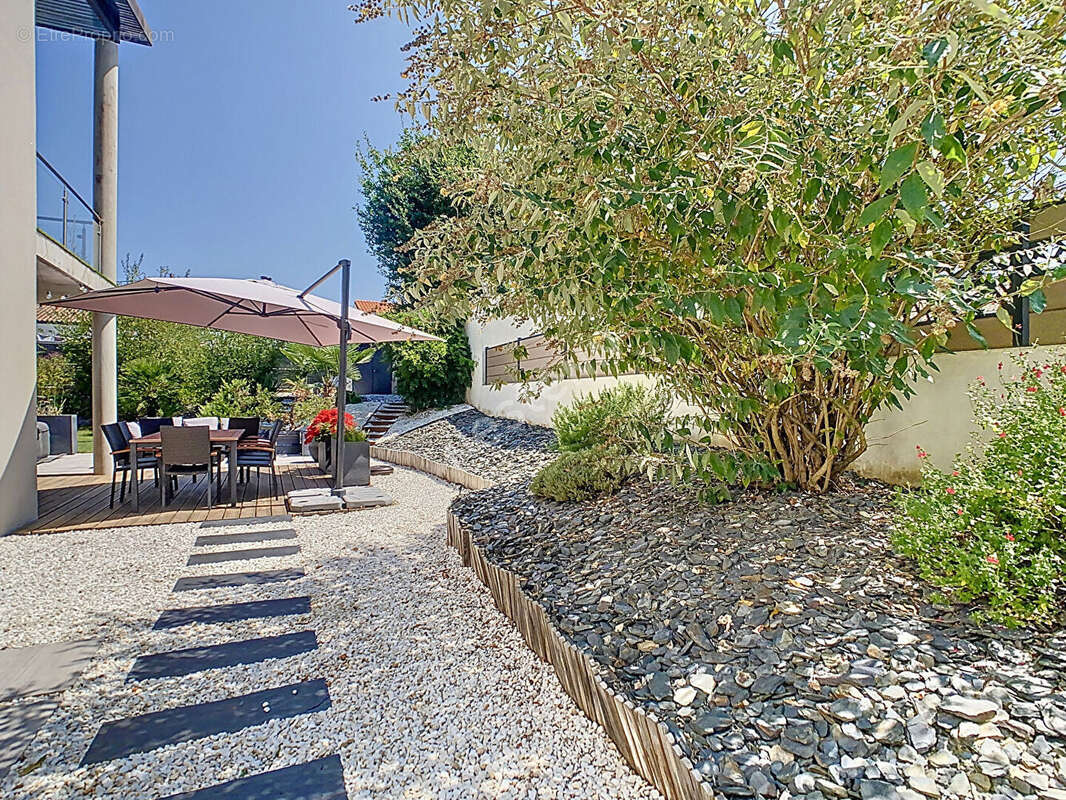 Maison d'architecte Mouzillon ! Proche de toutes commodités ! Sans travaux, beaux volumes, à 3min de l'axe NANTES-CHOLET - photo 22