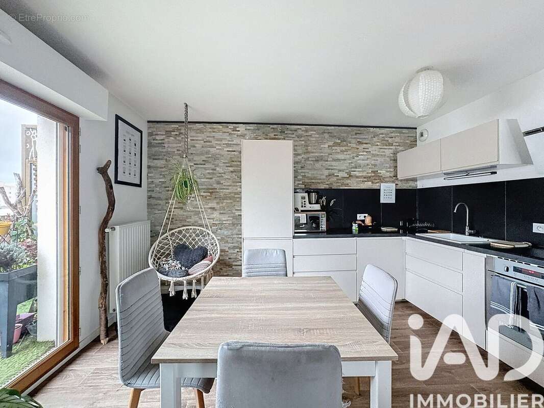 Photo 2 - Appartement à SAINT-DENIS