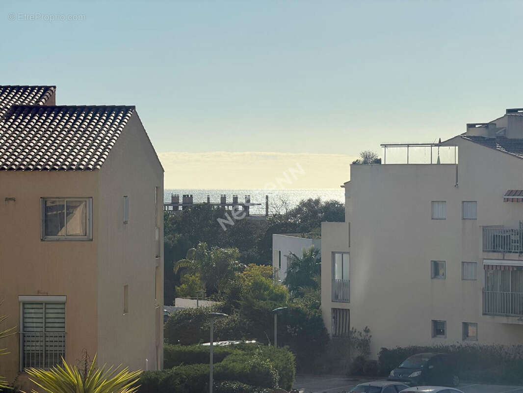 Appartement à CARQUEIRANNE