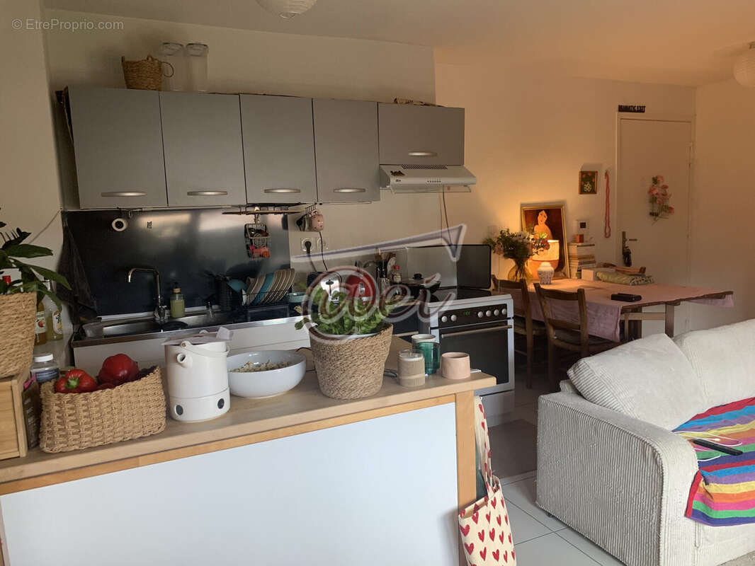 Appartement 53 m² à Saint-Maximin-La-Sainte-Baume  - photo 5