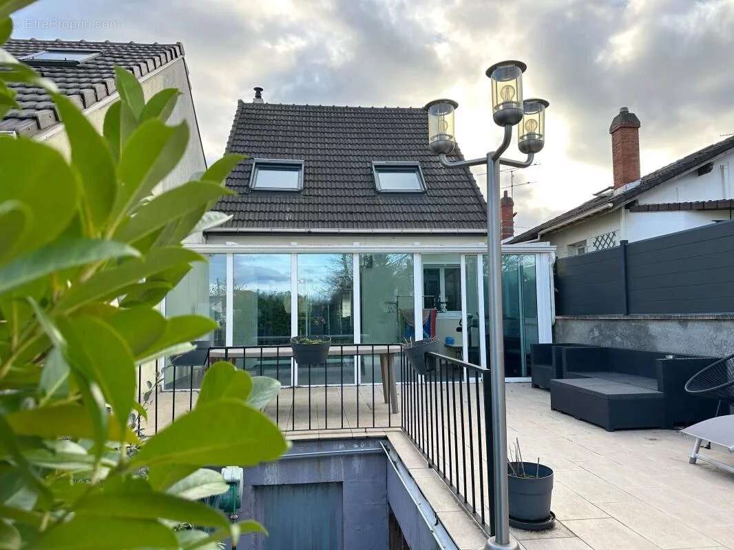 Maison à MONTIGNY-LES-CORMEILLES