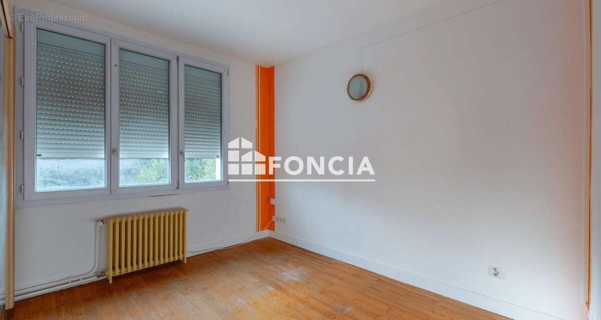 Maison à SAINT-JEAN-DE-LA-RUELLE