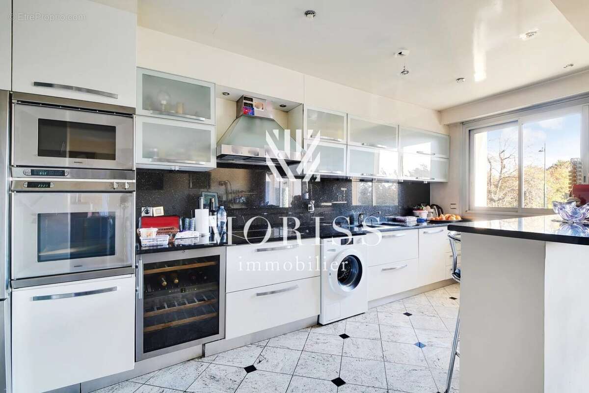 Appartement à CHARENTON-LE-PONT