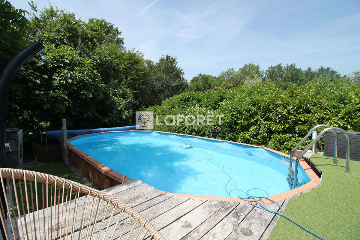 Maison à PAUSSAC-ET-SAINT-VIVIEN