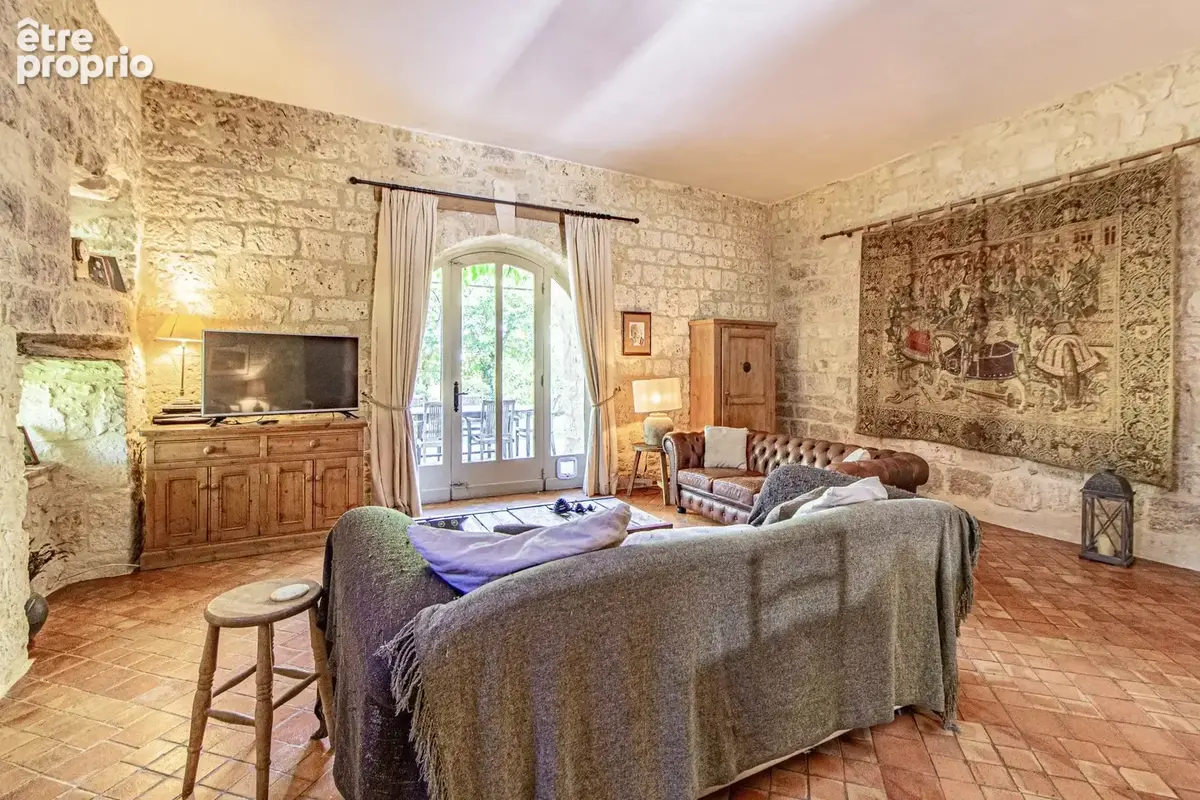 Superbe maison forte restaurée sur plus de 3 hectares - photo 12