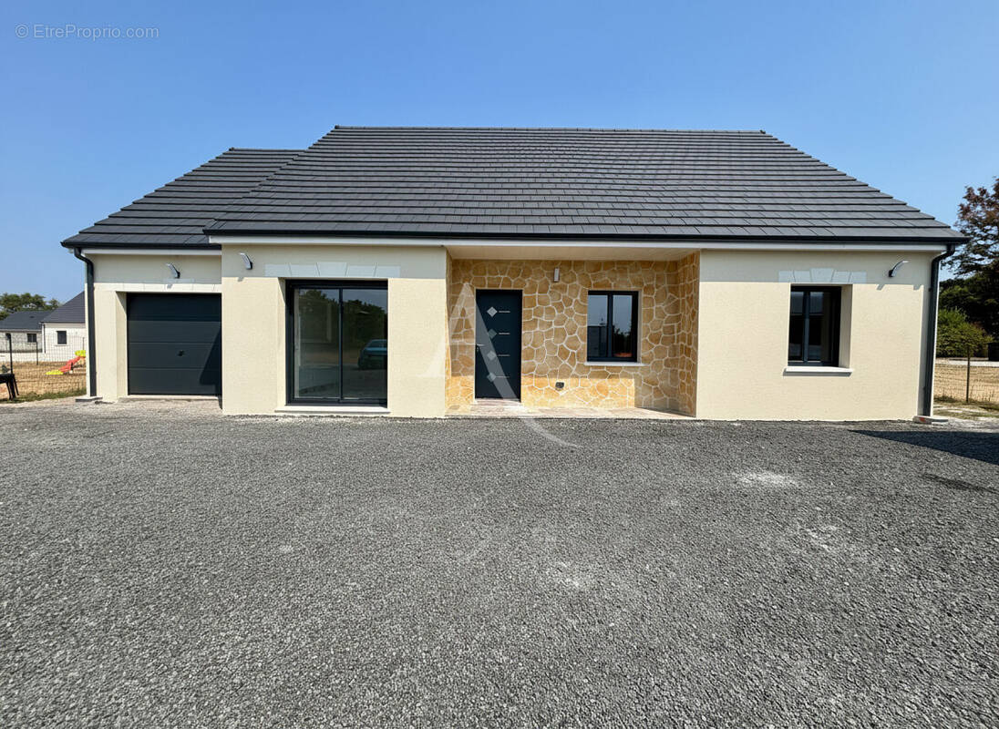 Maison à CHEMERY