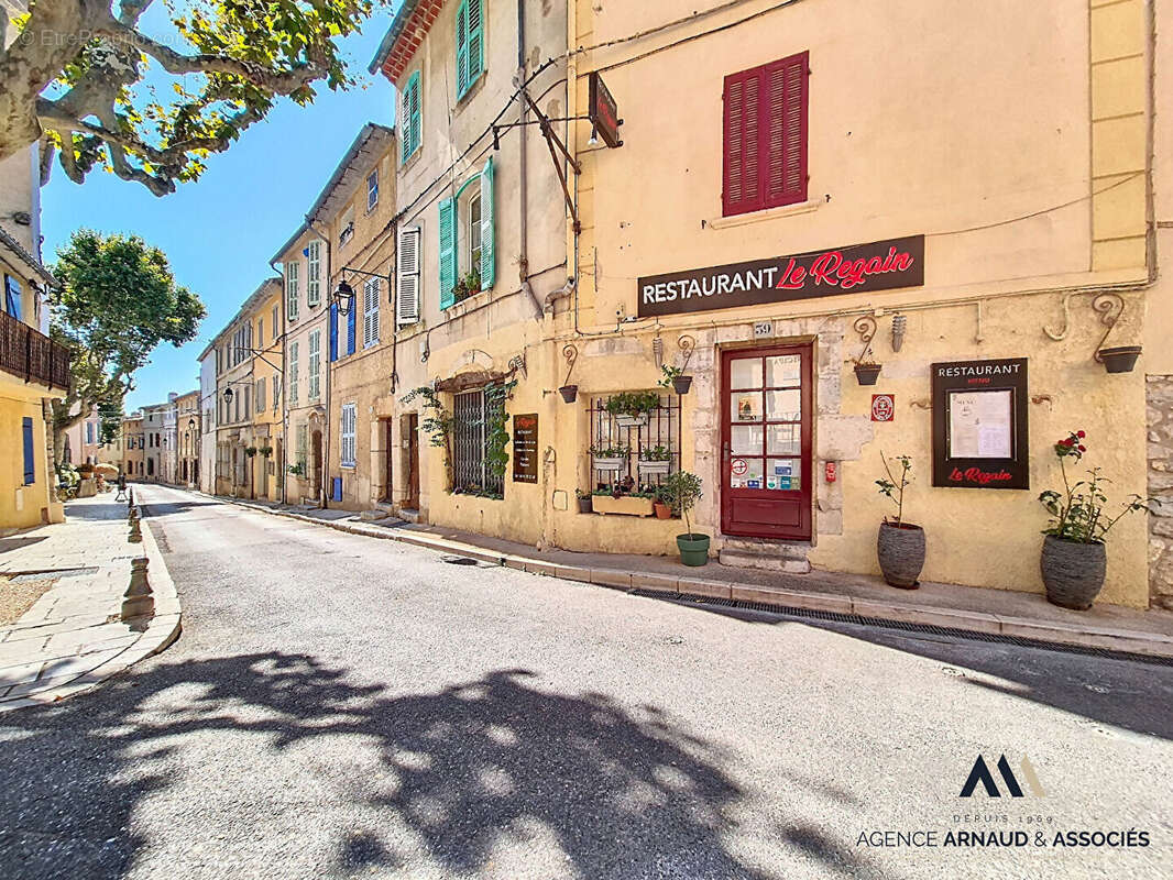 Commerce à LA CADIERE-D'AZUR