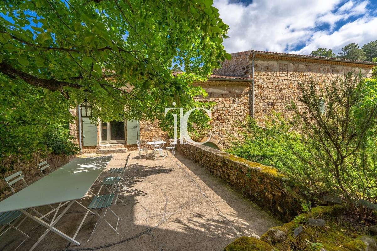 Maison à VINEZAC