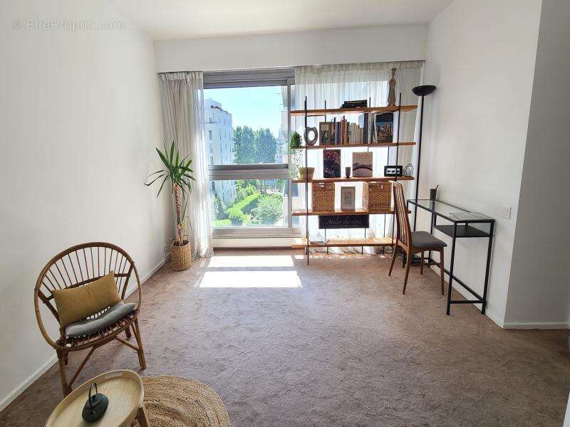 Appartement à NEUILLY-SUR-SEINE